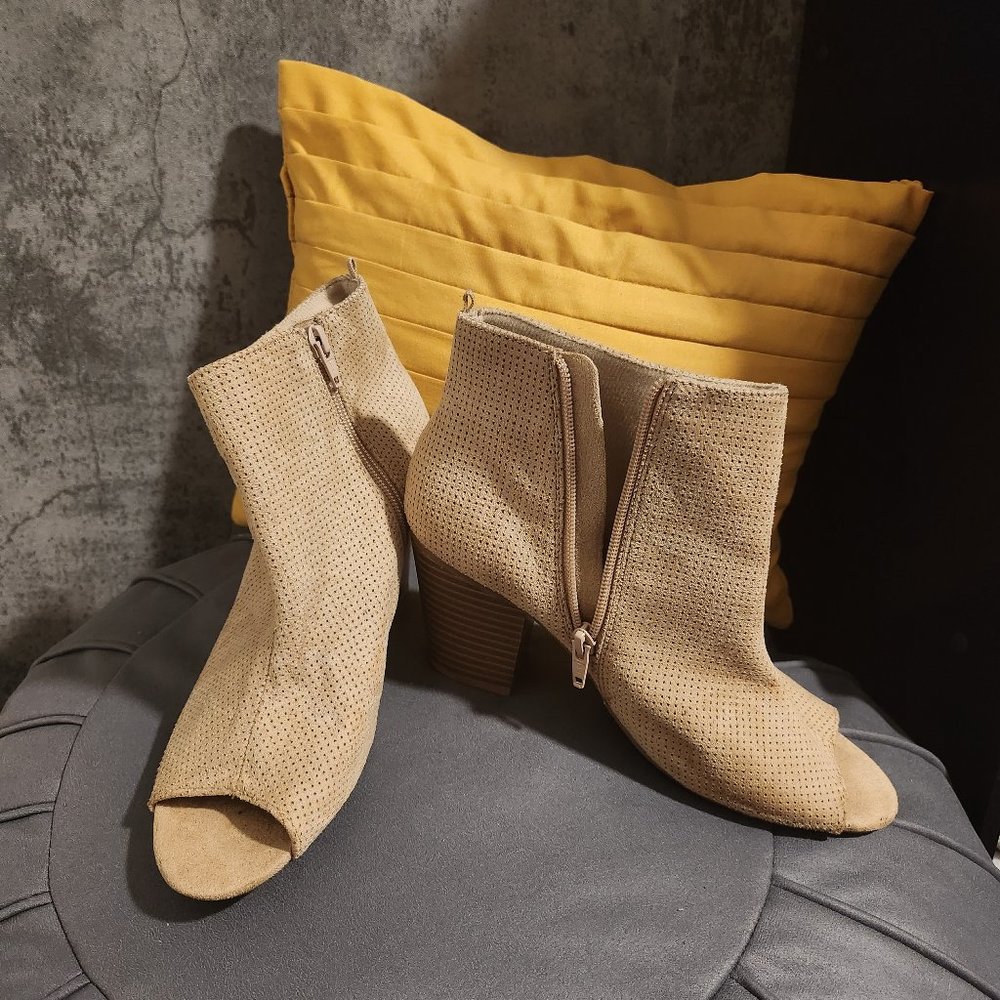 Ankle boots